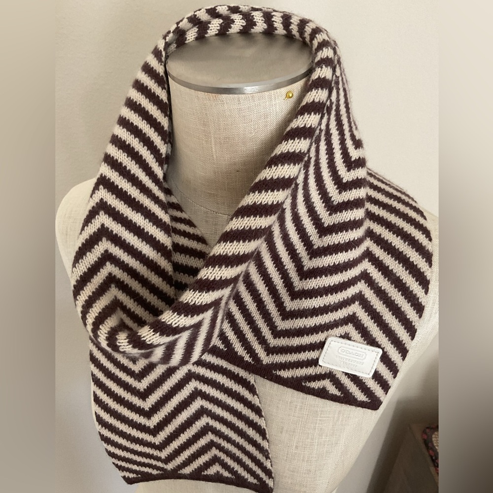 Coach Chevron Lambs wool/ angora Knit Scarf in Brown & Cream. Like new. One size